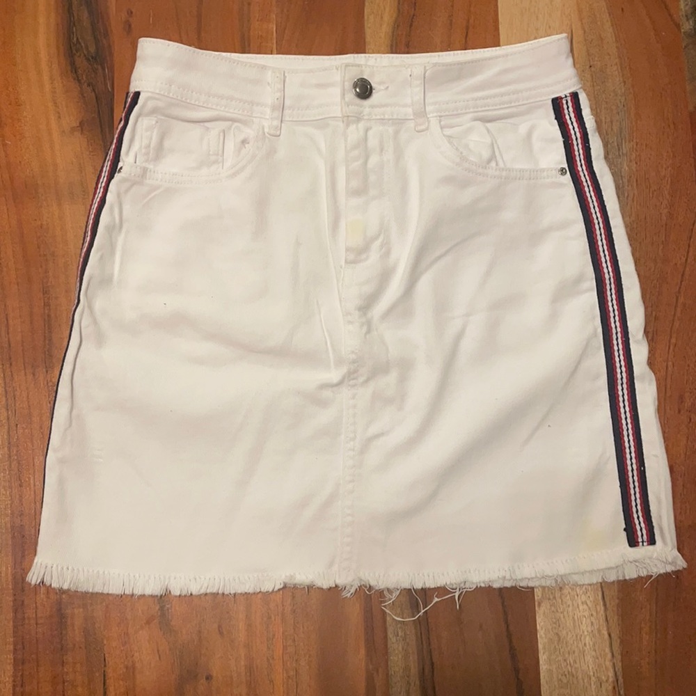 Zara basic z1975 denim white mini skirt size small